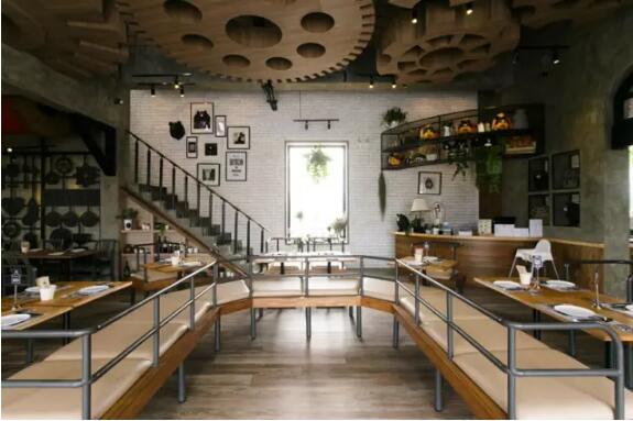 德熊顛覆創(chuàng)意南寧餐廳裝修案例賞析