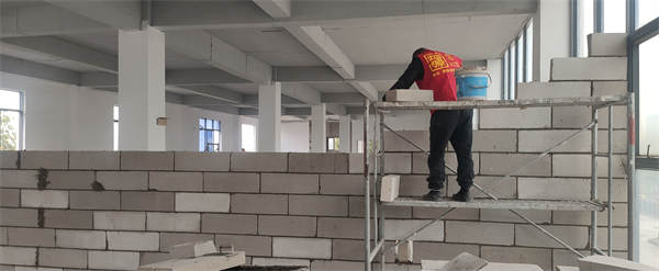 南寧辦公室設計裝修—燦源裝飾施工現(xiàn)場 南寧辦公室設計裝修—燦源裝飾施工現(xiàn)場