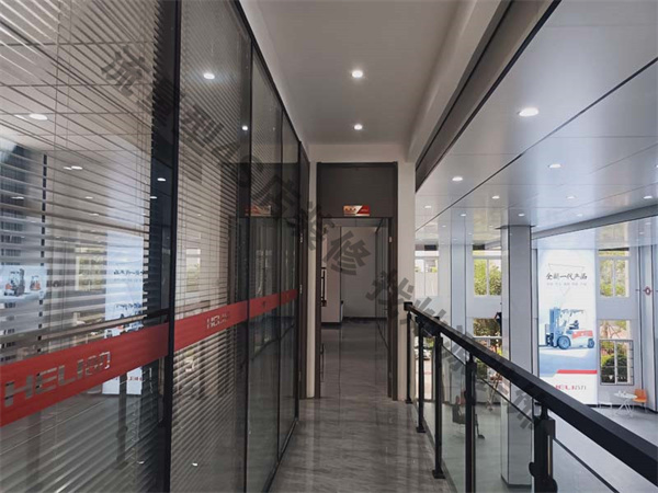 廣西合力叉車4s店裝修實景圖—燦源裝飾 廣西合力叉車4s店裝修實景圖—燦源裝飾